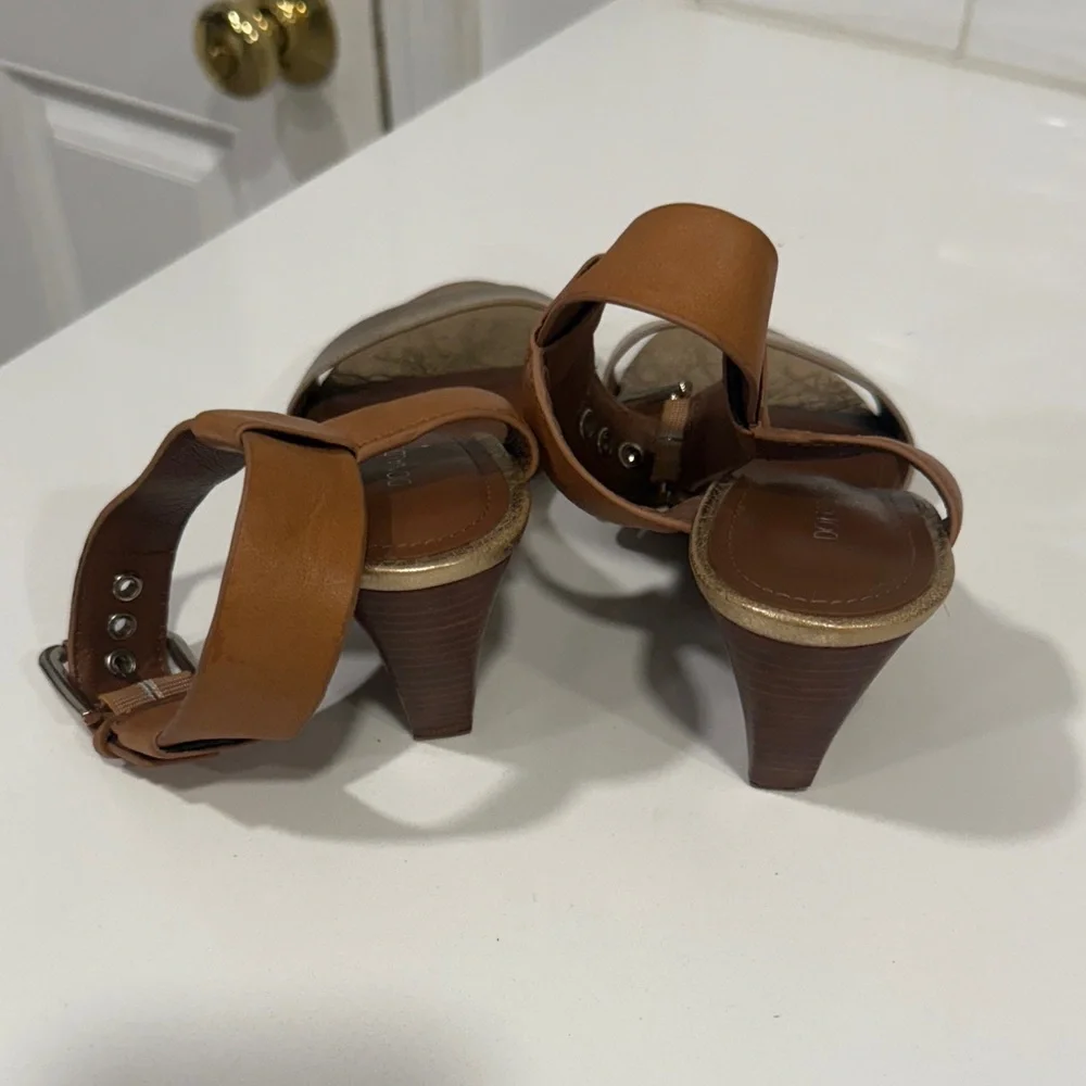 Donald J. Pliner Metallic and Tan Sandals